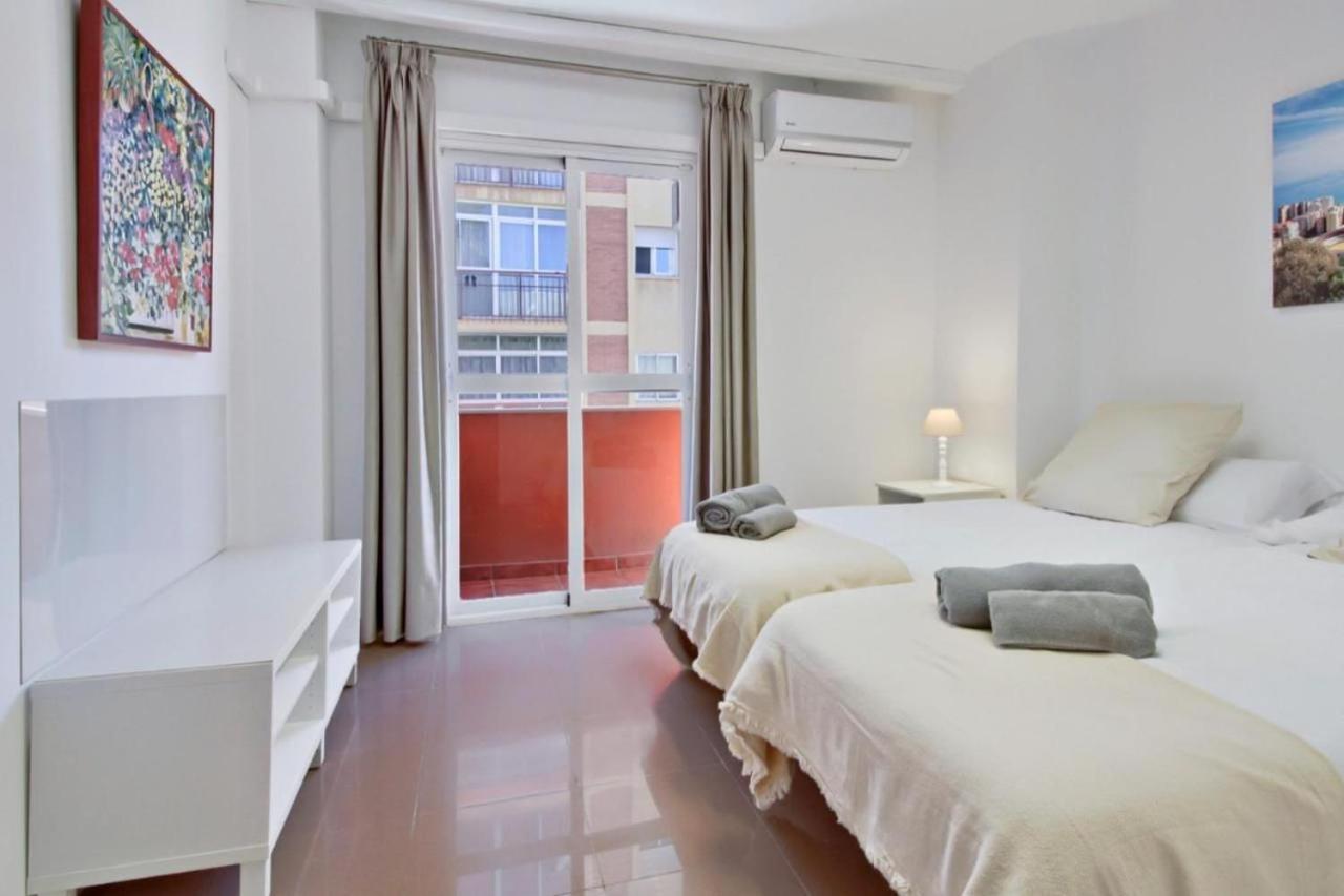 Amplio Piso Con Terraza Apartment Malaga Ngoại thất bức ảnh